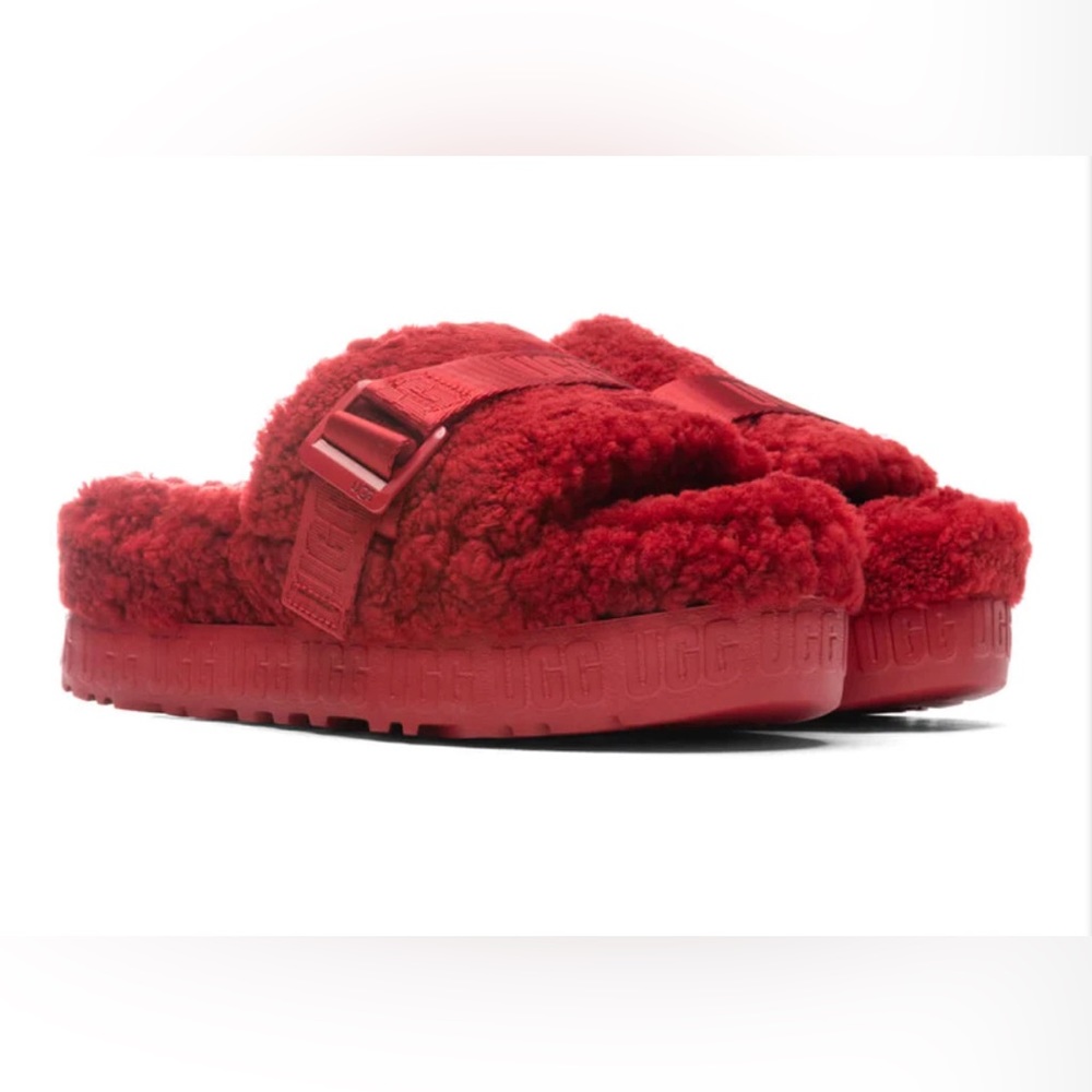UGG
WOMEN'S FLUFFITA SLIPPER - RIBBON RED size 7